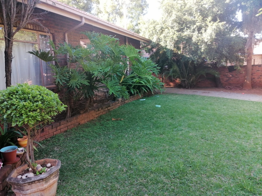 4 Bedroom Property for Sale in Geelhoutpark North West